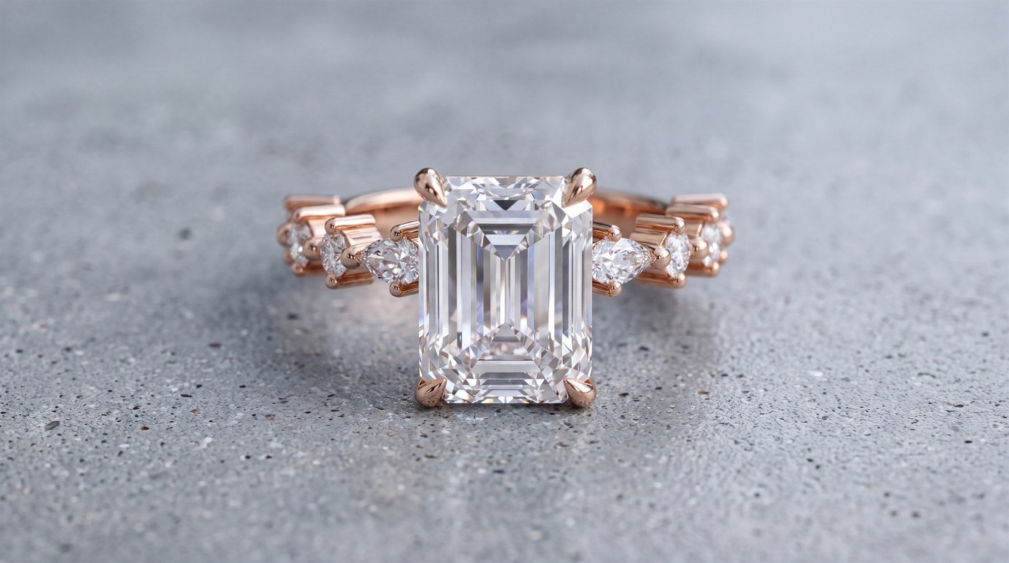 Was ist ein Diamant im Smaragdschliff? Der komplette Ratgeber
