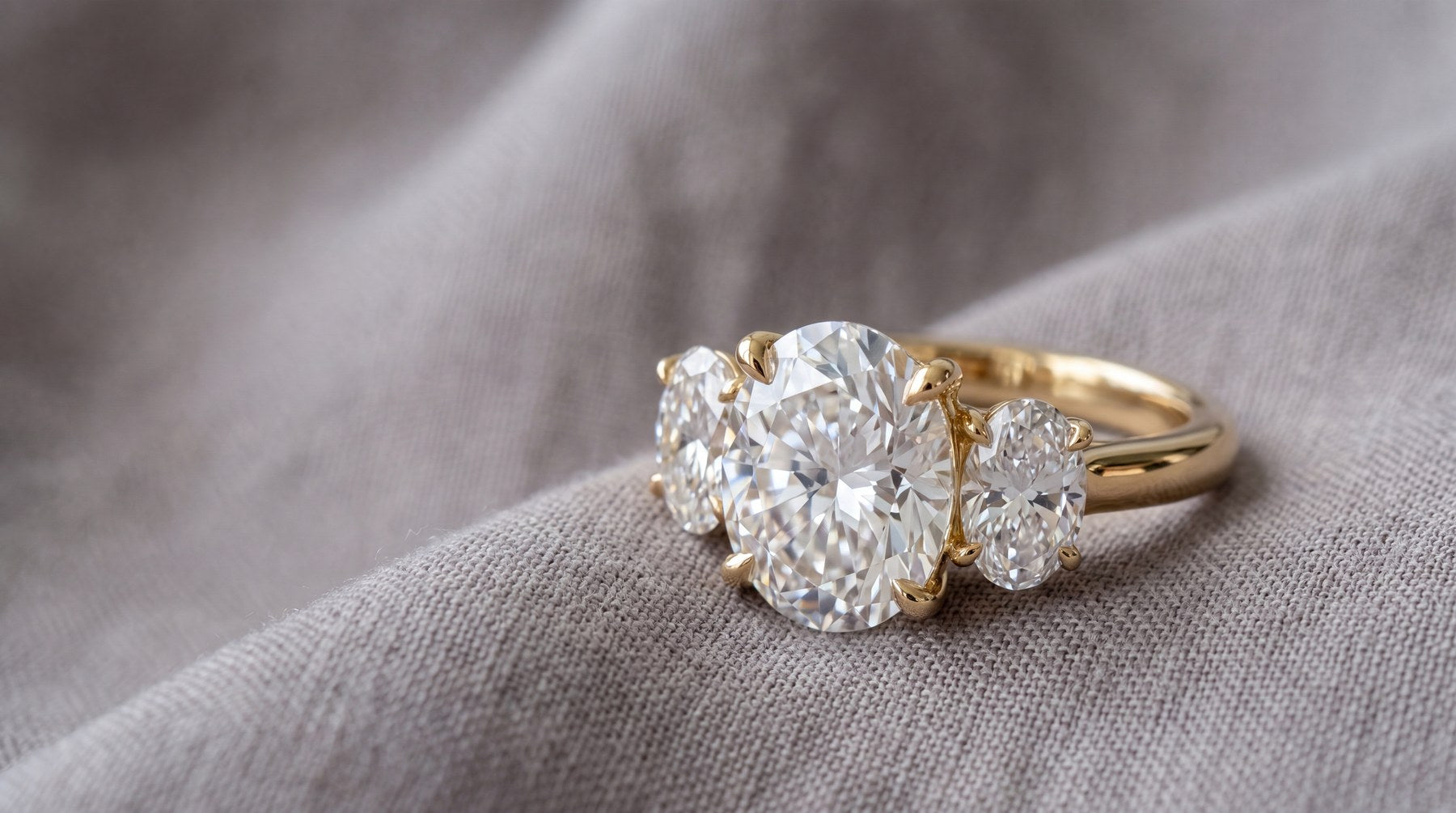 How to Choose an Engagement Ring Setting