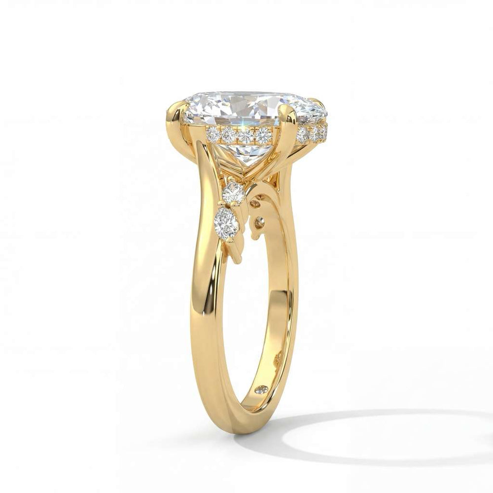 Elegant gold ring with a large, round diamond centerpiece, surrounded by smaller diamonds. The intricate setting exudes luxury and sophistication.