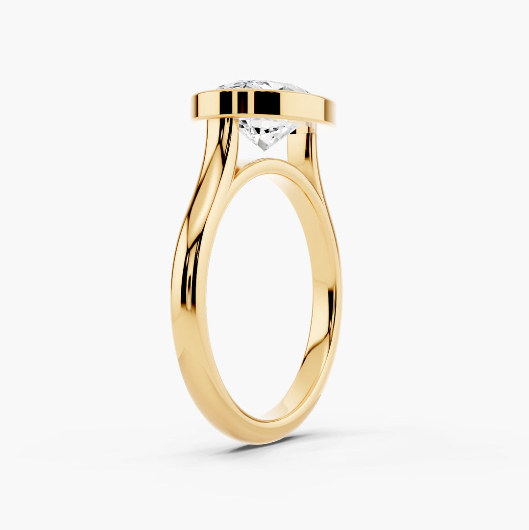 Oval yellow gold setting, angled view