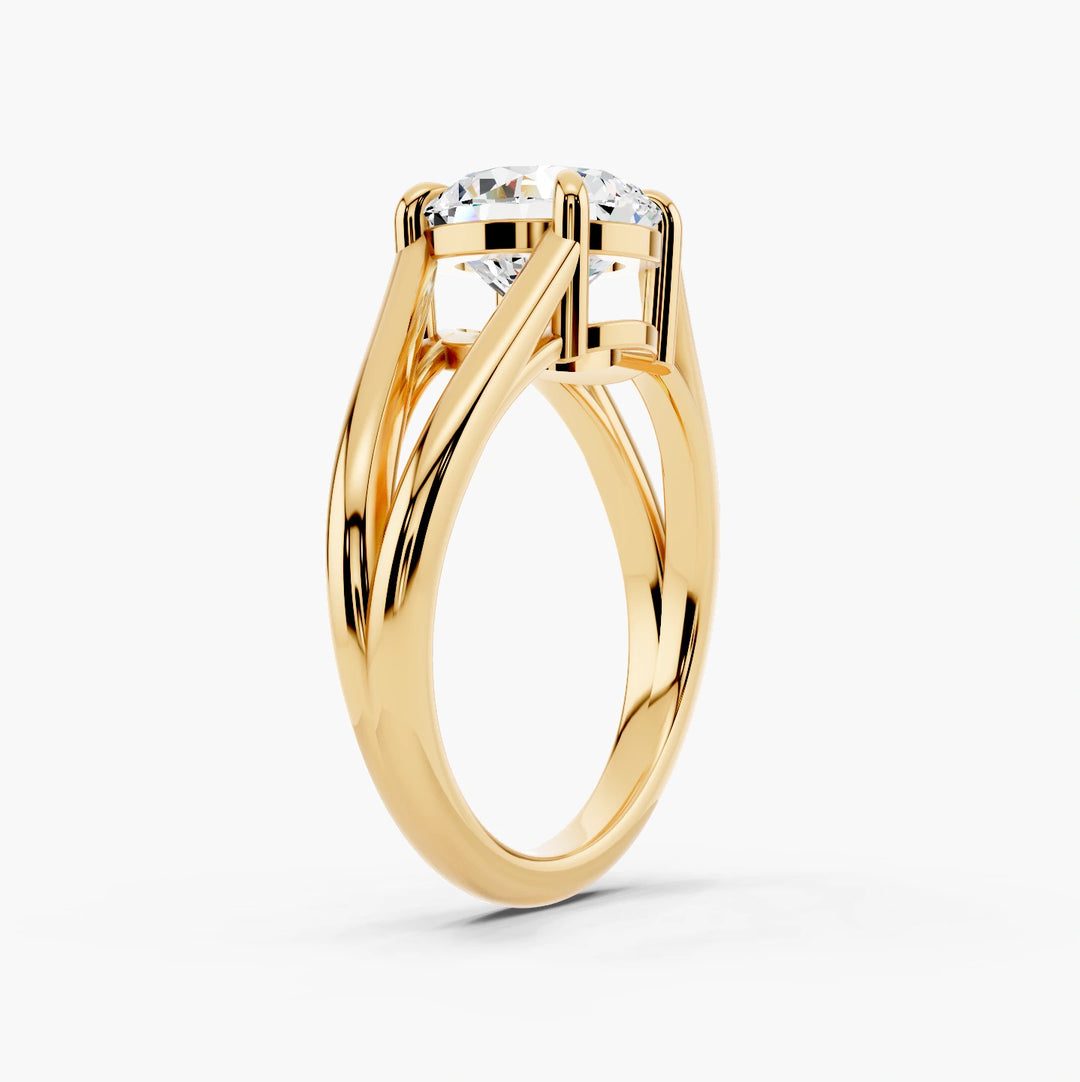 Round yellow gold setting, angled view