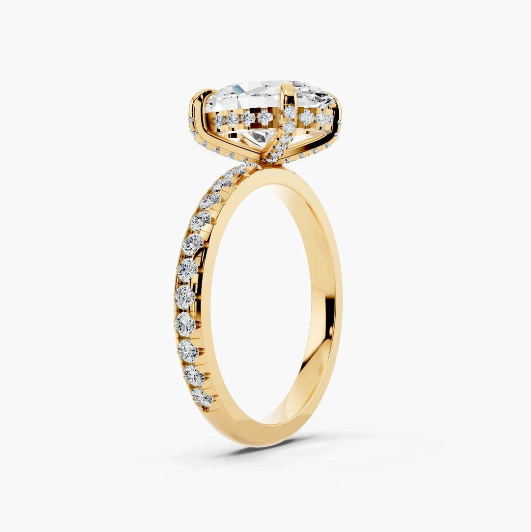 Oval yellow gold setting, angled view