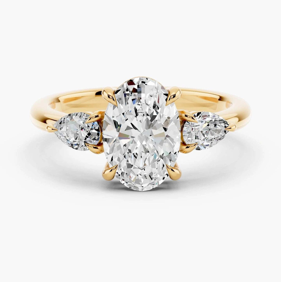 Oval yellow gold setting, undefined view