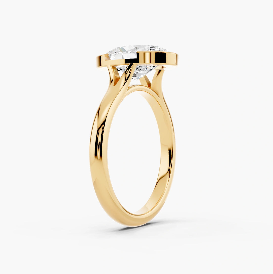 Oval yellow gold setting, angled view