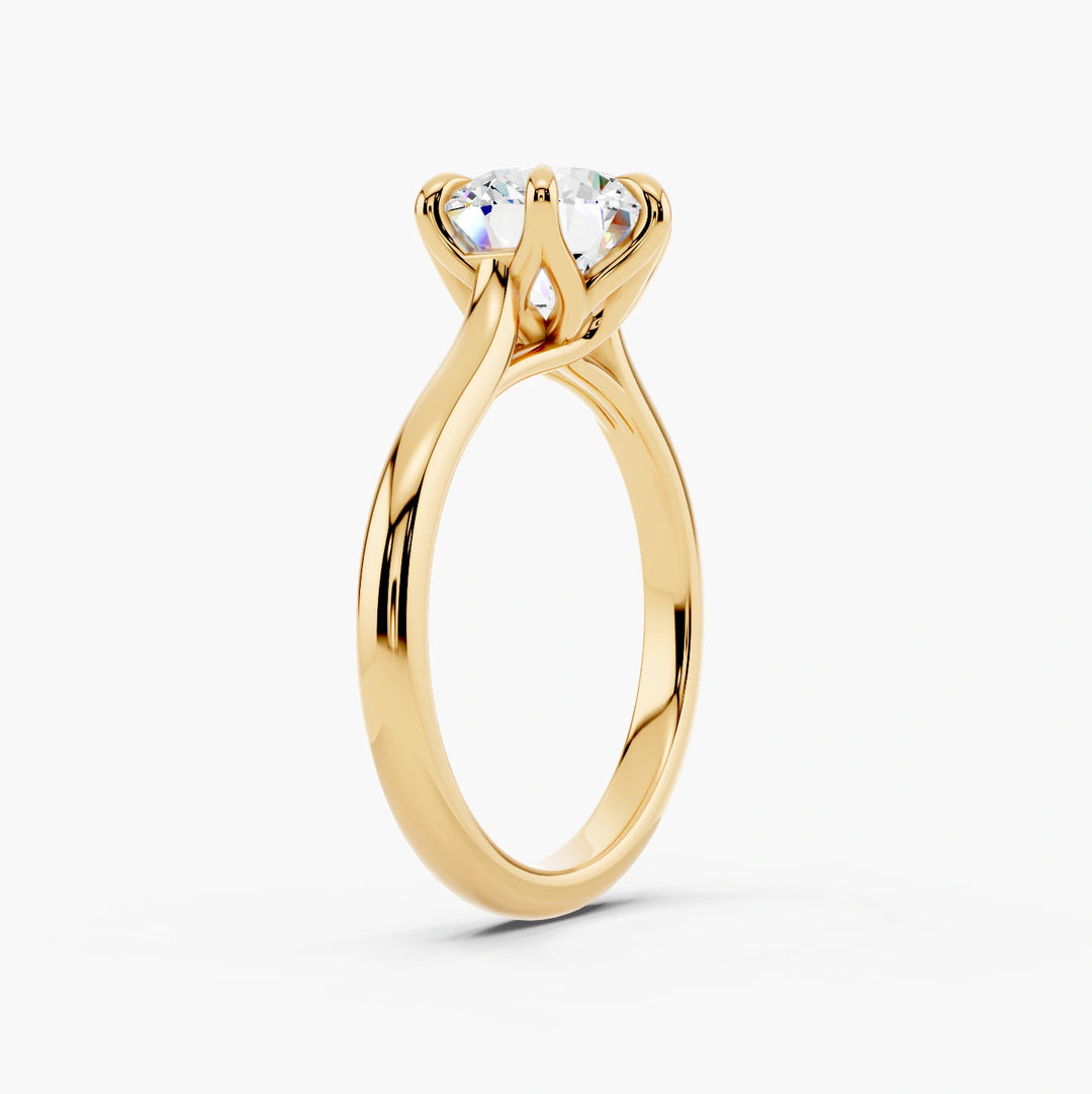 Round yellow gold setting, angled view