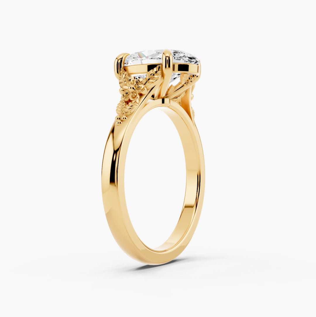 Oval yellow gold setting, angled view
